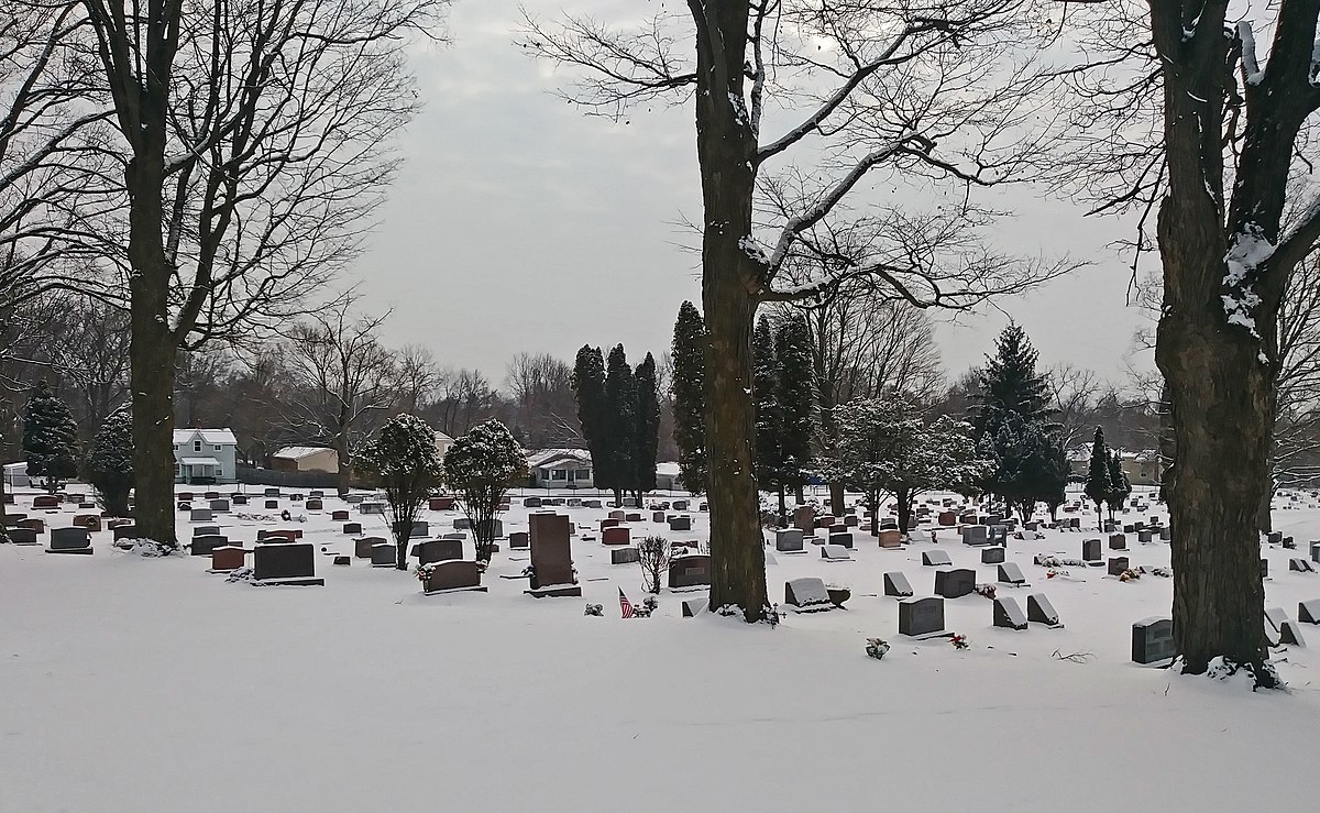 1200px-Highland_Cemetery_4