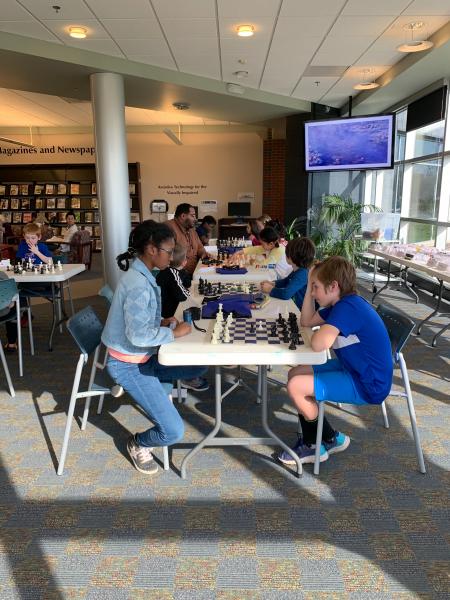 Grant helps YDL Chess Club Level Up